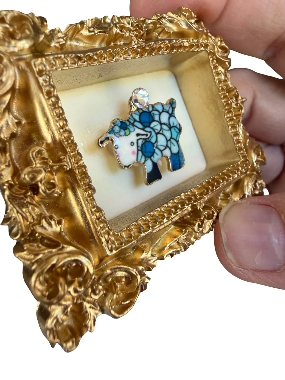 Set of 2 Mini Gold Framed Farm Animal Magnets – Sheep & Blue Cow